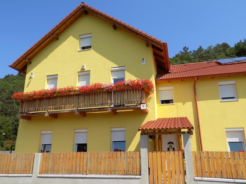 Bakterhaz Vendeghaz Hotel Nagyvisnyó Екстериор снимка